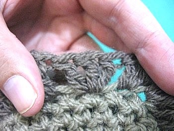 Crochet Ruffle Bag - Free Crochet Pattern