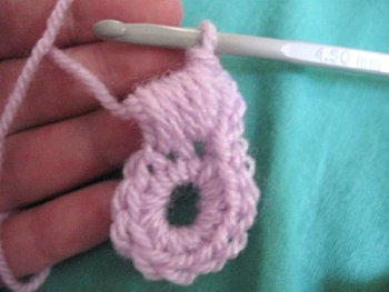 Puff stitch Flower Scarf 3